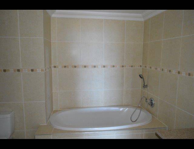 4 BEDROOM APARTMENT FOR SALE IN LA LUCIA RIDGE
